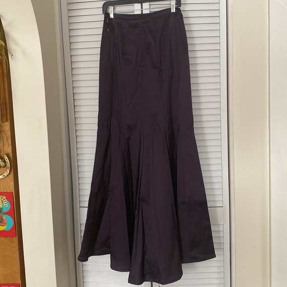 Tadashi Shoji Skirt in Plum - Picture 5 of 8